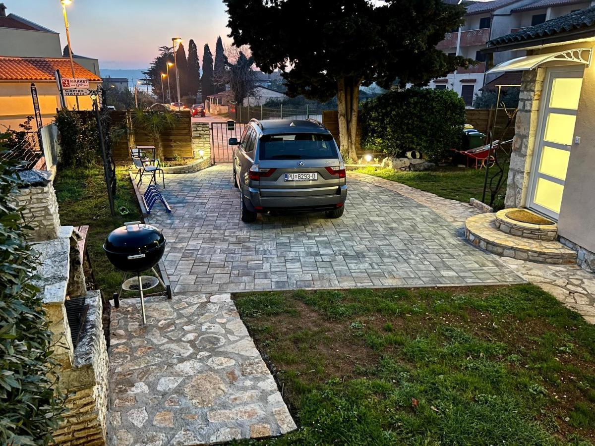 Holiday House "Laurus Garden" With Private Parking Медулин Экстерьер фото